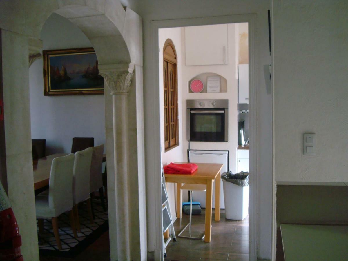 Hostal Glamorgan *